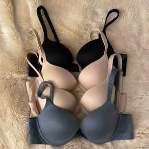 Lot of four Spanx Pillow Cup bras 36B